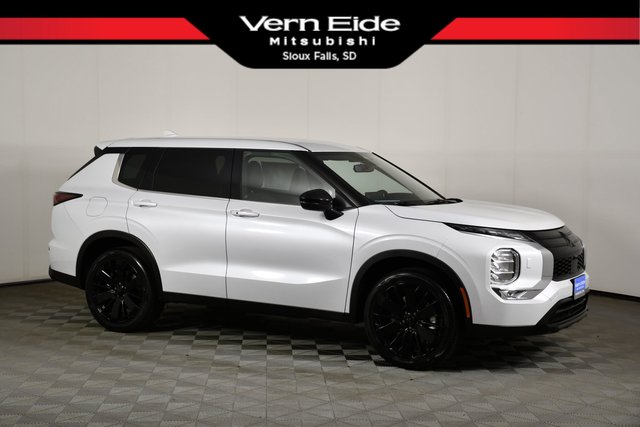 2026 Mitsubishi Outlander LE
