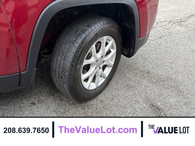 Used 2016 Red Jeep Latitude image 11