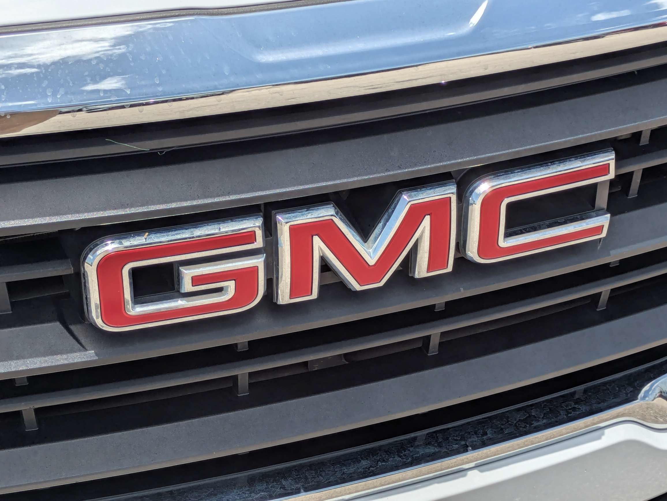 Used 2024 Summit White GMC SLE image 13