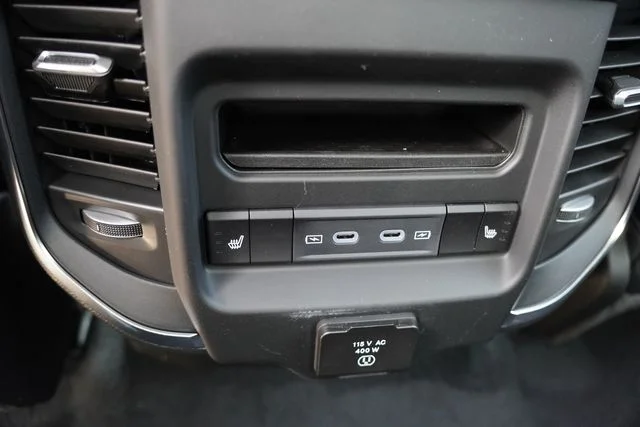 New 2026 Granite Crystal Metallic Clear-Coat Exterior Paint RAM Laramie image 13