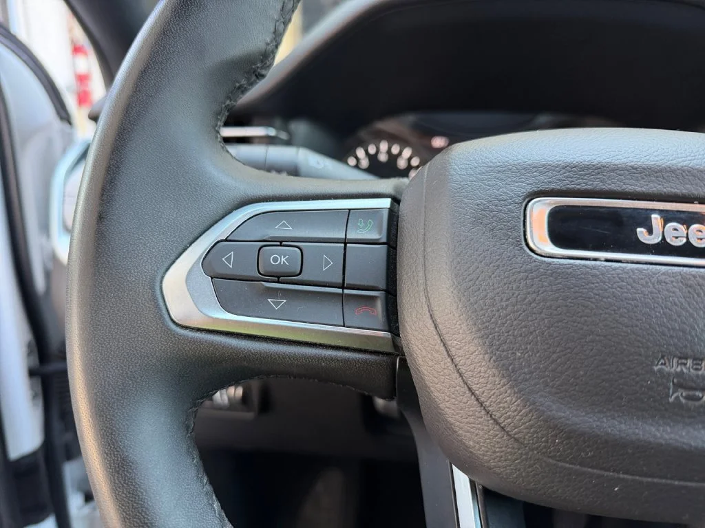 Used 2024 White Jeep Latitude image 24