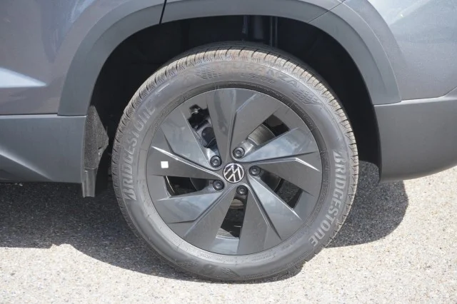 New 2027 Platinum Gray Metallic Volkswagen 1.5T S image 13