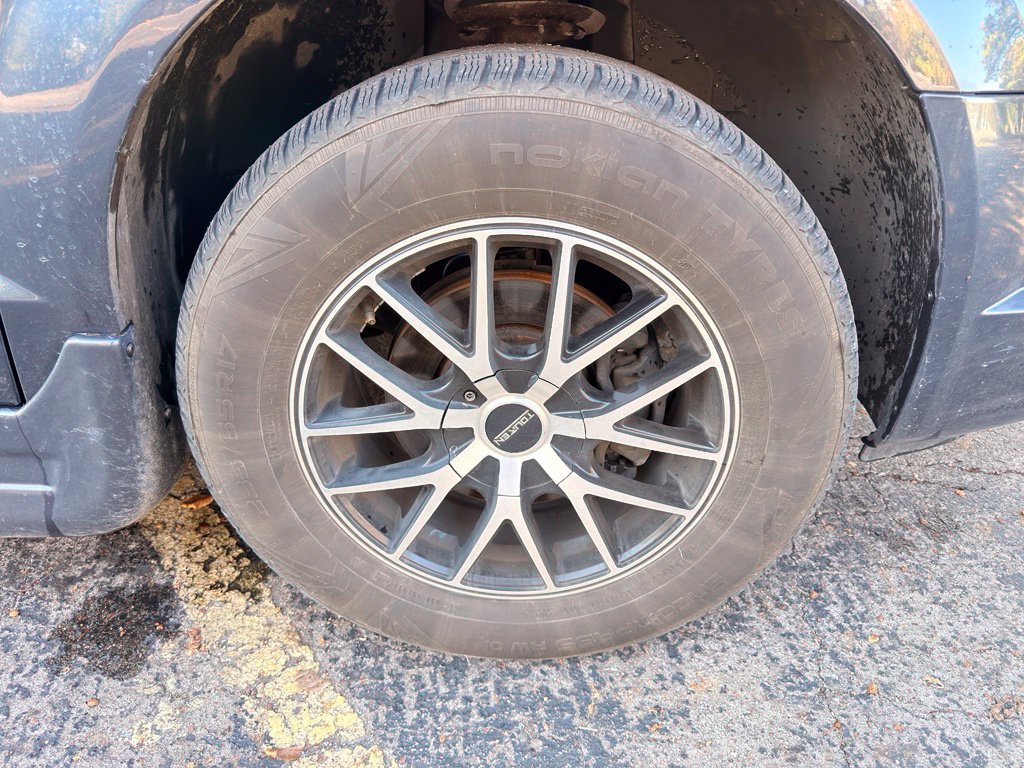 Used 2009 Blue Chrysler Touring image 17