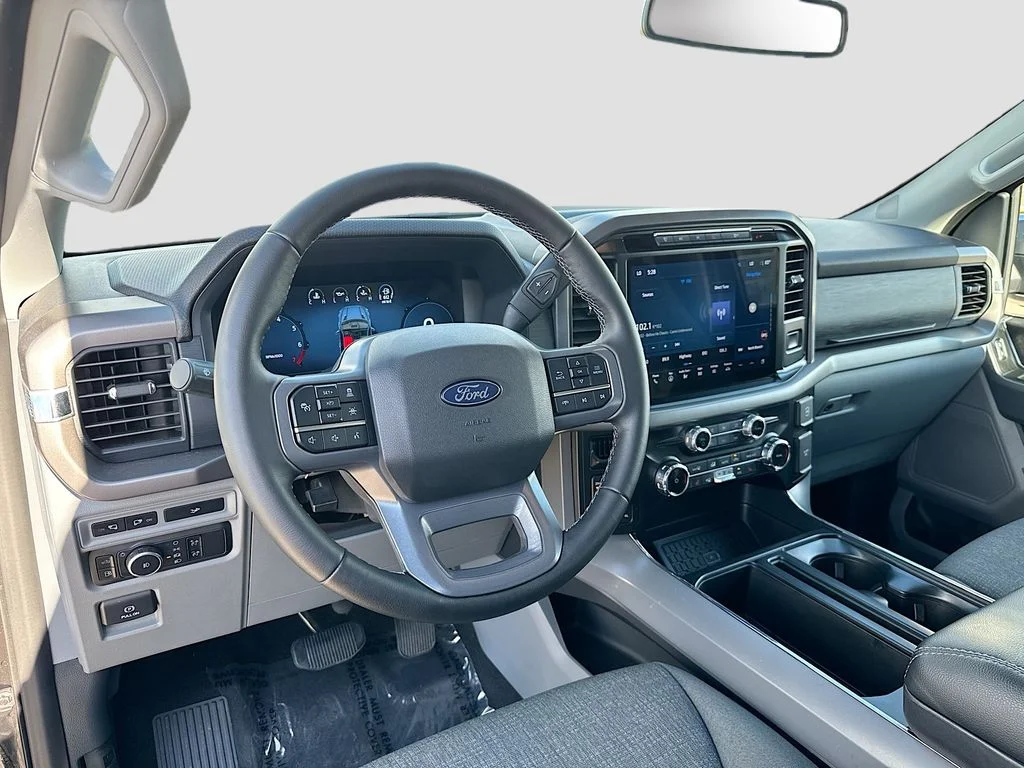 Used 2024 Agate Black Metallic Ford XLT image 9