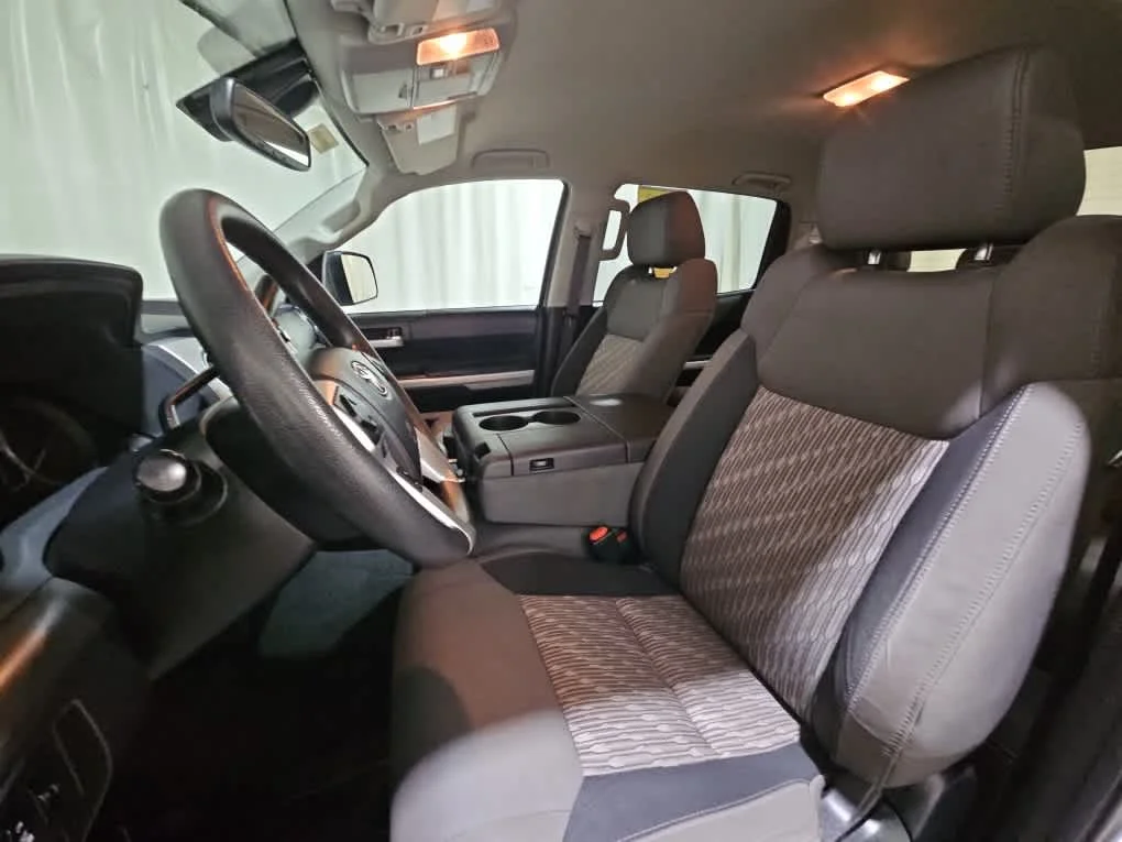 Used 2021 Cement Toyota SR5 image 7