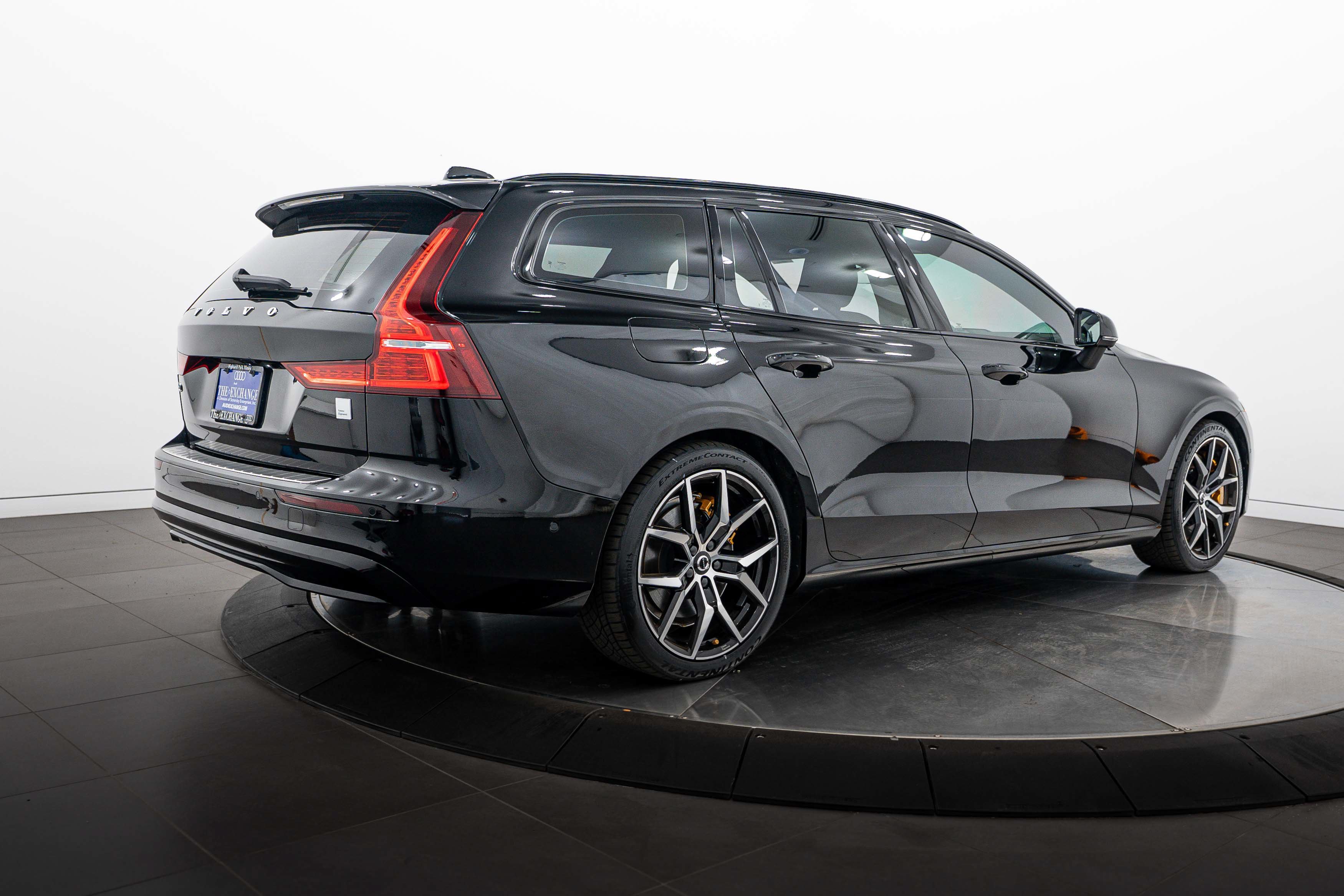 Used 2024 Onyx Black Metallic Volvo Polestar Engineered image 4