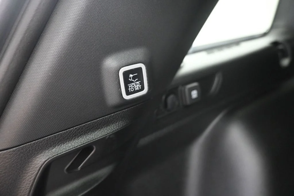 Used 2025 White Jeep Limited image 13