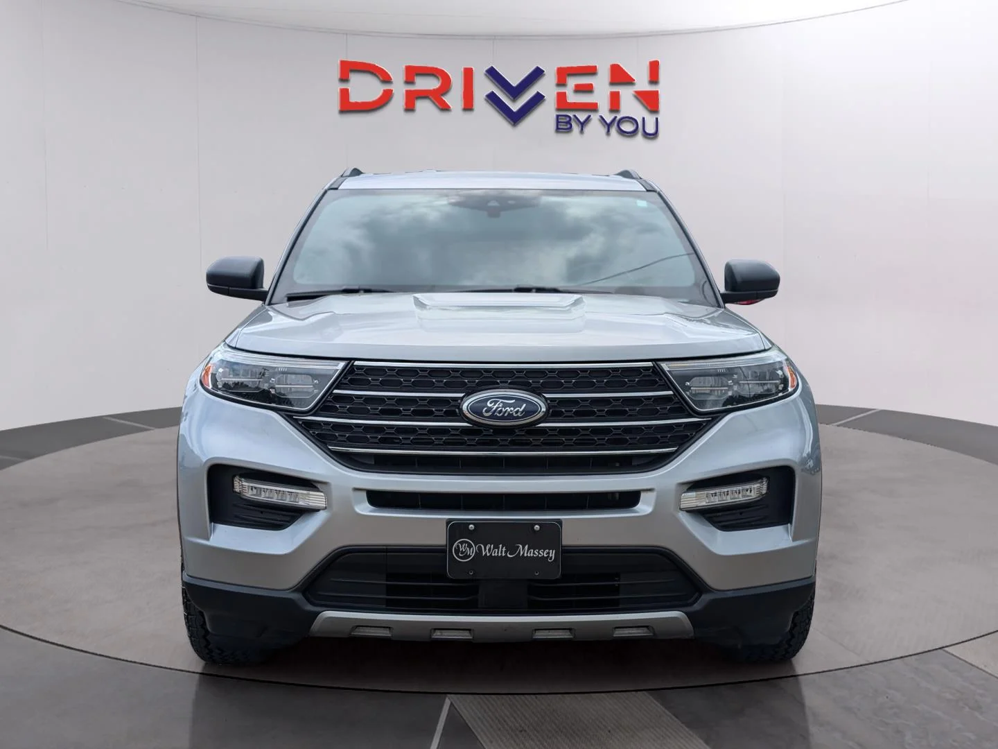 Used 2020 Iconic Silver Ford XLT image 8
