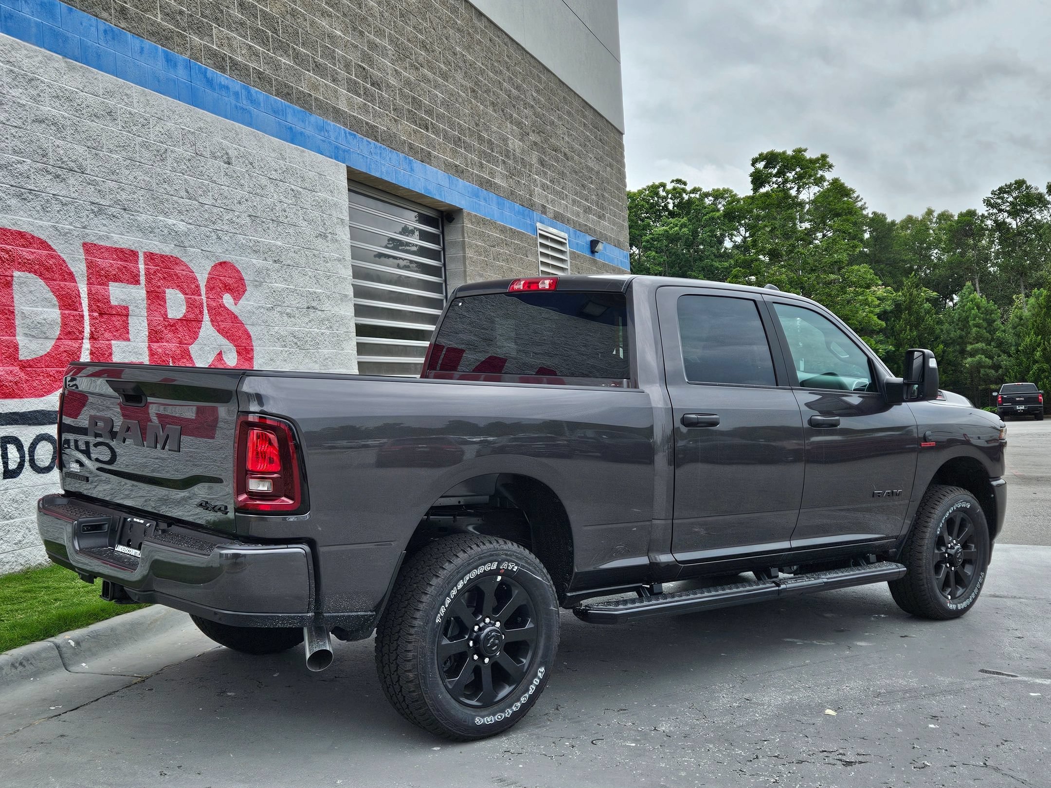 New 2026 Granite Crystal Metallic Clearcoat RAM Big Horn image 7