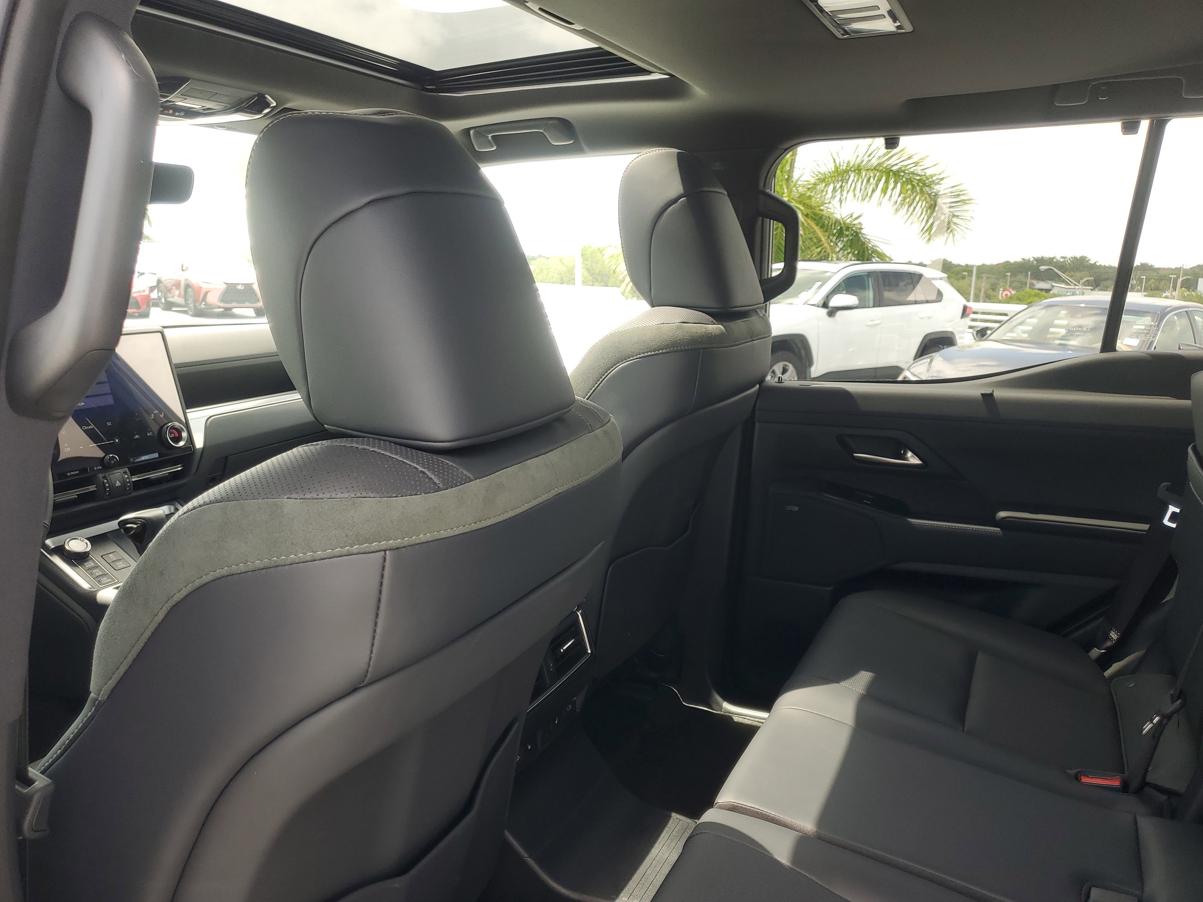 Used 2025 Silver Lexus GX 550 Overtrail+ image 14
