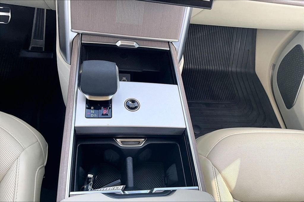 Certified Used 2024 Ostuni Pearl White Metallic Land Rover Autobiography image 23