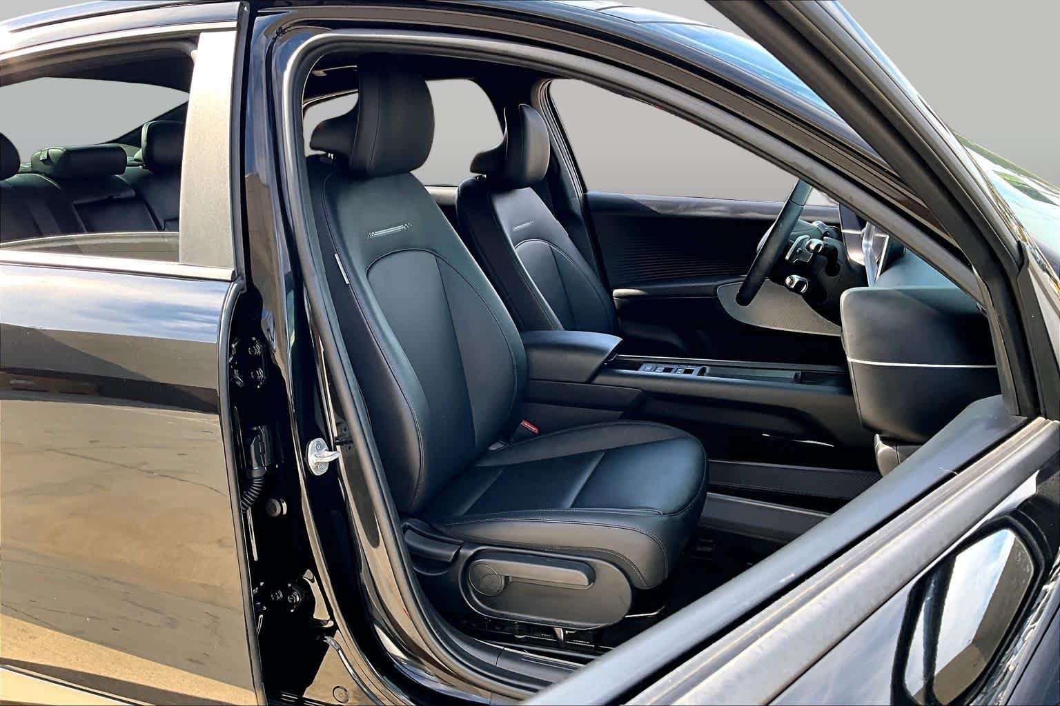 Used 2023 Onyx Black Hyundai SEL image 8