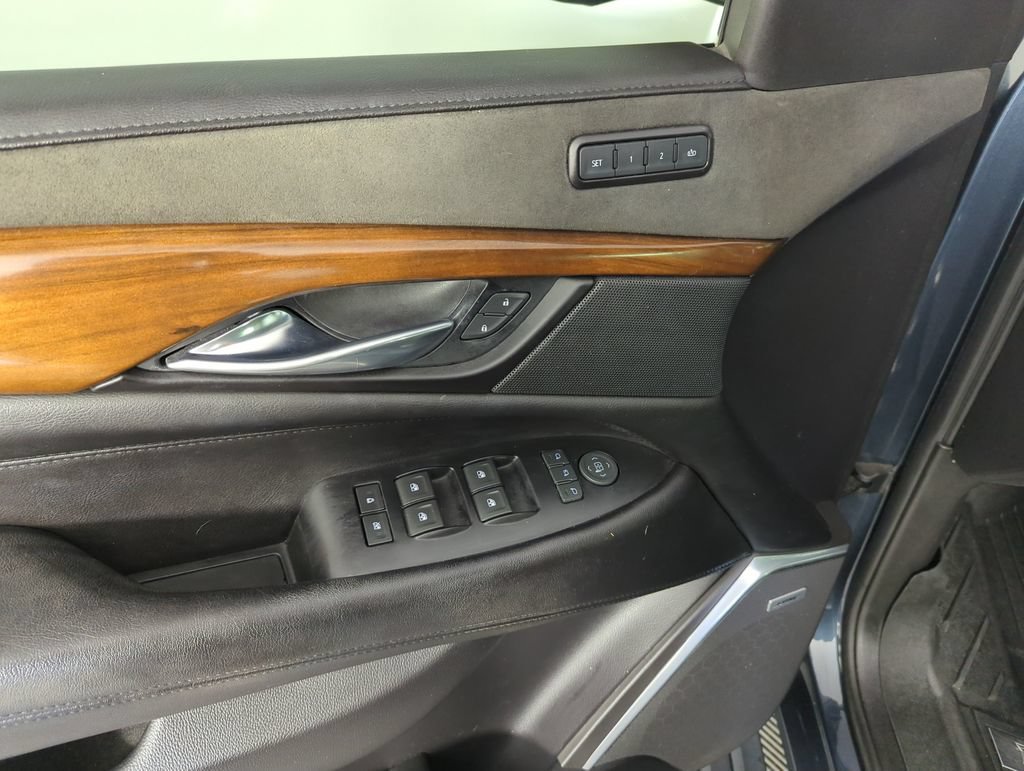 Used 2020 SHADOW METALLIC Cadillac Premium Luxury image 18