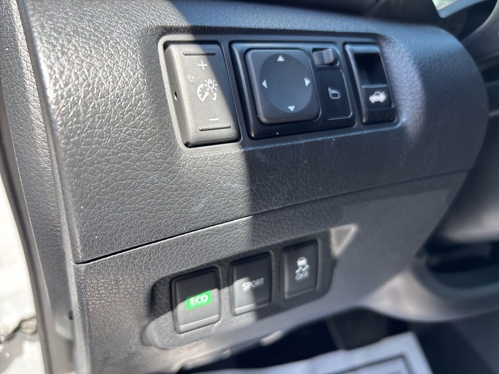 Used 2017 Silver Nissan SV image 16