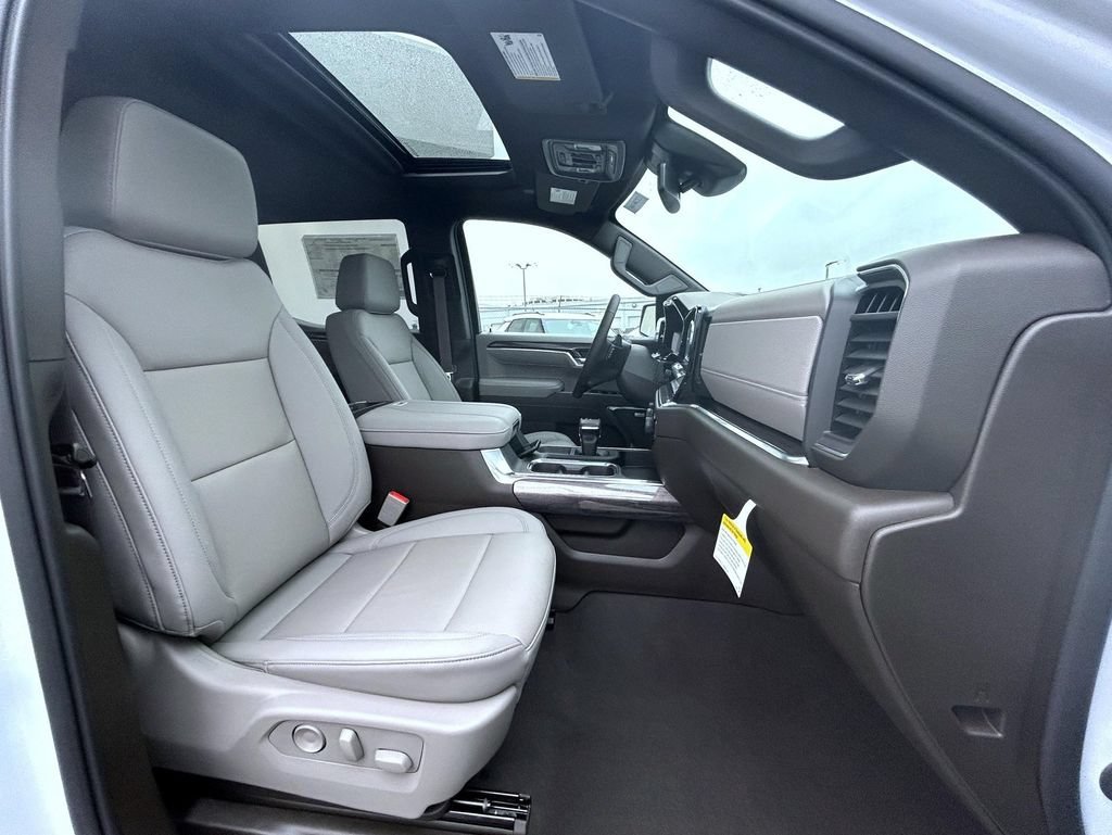 2026 Chevrolet Silverado 1500 LTZ - Photo 17