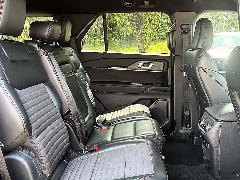 Used 2025 Black Metallic Ford ST-Line image 13