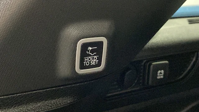 Used 2023 Silver Jeep Altitude X image 36