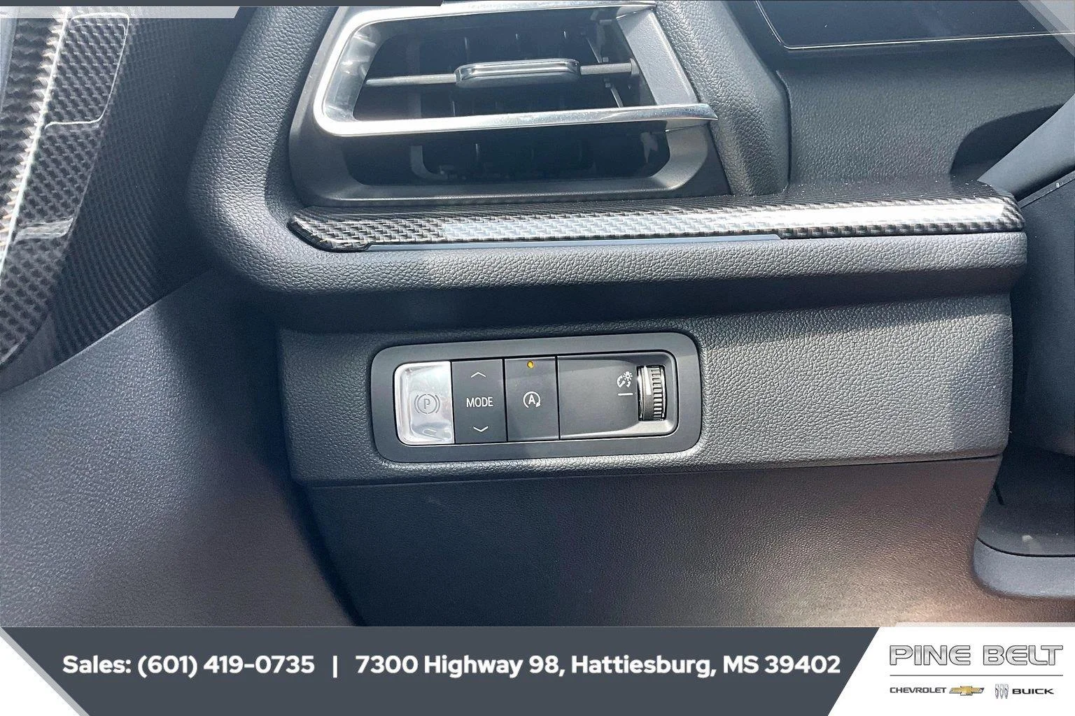 Used 2025 Iridescent Pearl Tricoat Chevrolet High Country image 23