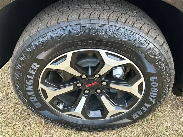 New 2026 Onyx Black GMC AT4 image 18