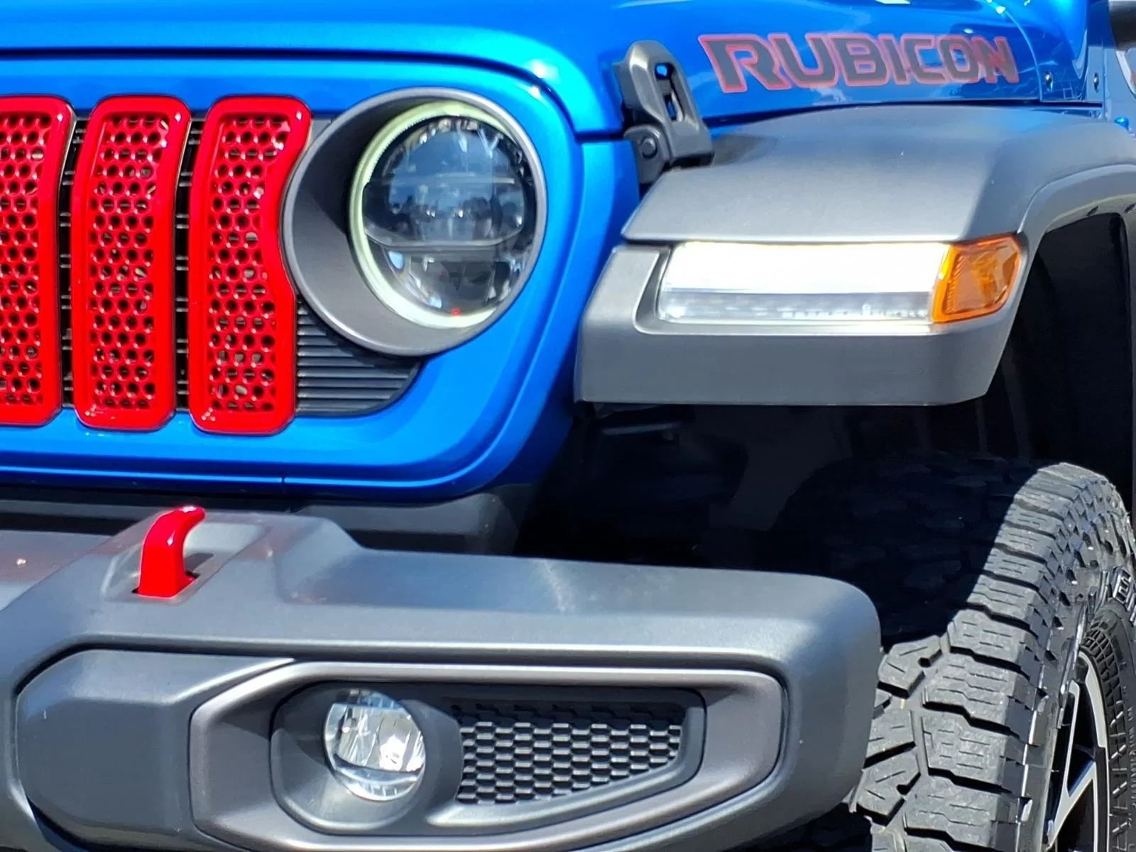 Used 2024 Hydro Blue Pearlcoat Jeep Rubicon image 16