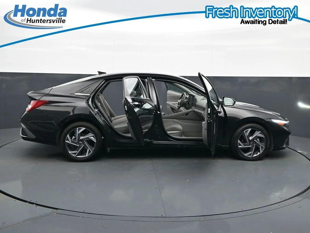 Used 2025 Abyss Black Hyundai SEL Convenience image 38