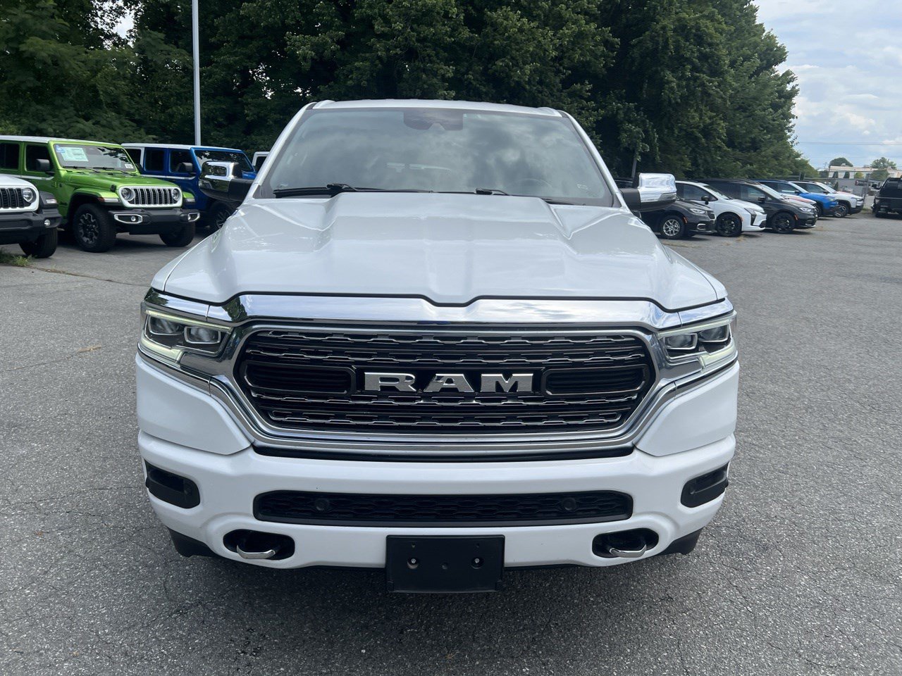 Used 2023 Ivory White Tri-Coat Pearlcoat Ram Limited image 8