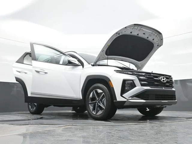 New 2026 White Hyundai SEL Premium image 32