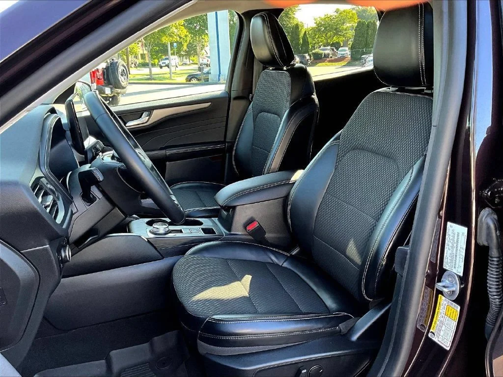 Used 2023 Cinnabar Red Ford Base image 23