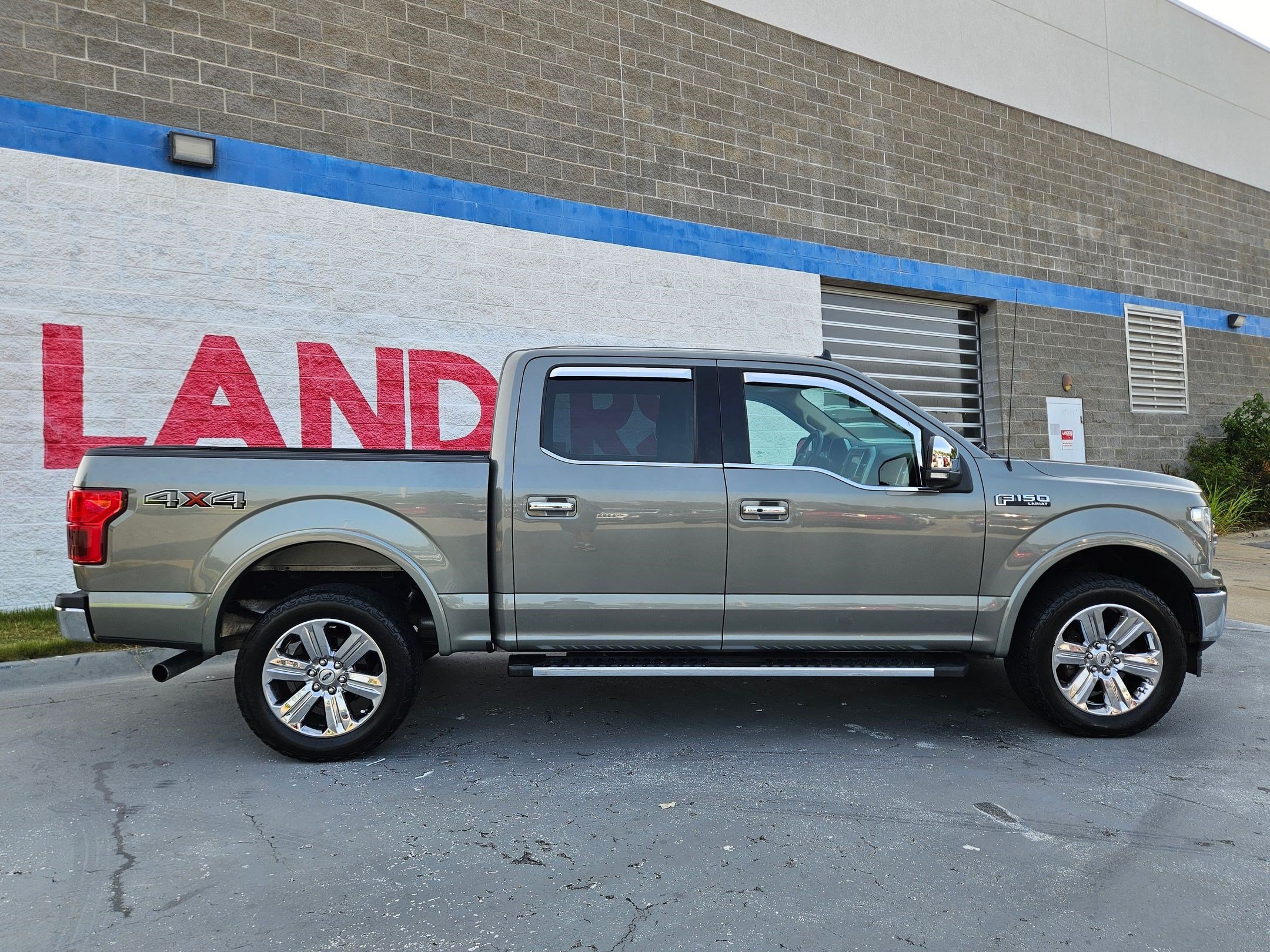 Used 2019 Silver Spruce Metallic Ford LARIAT image 8
