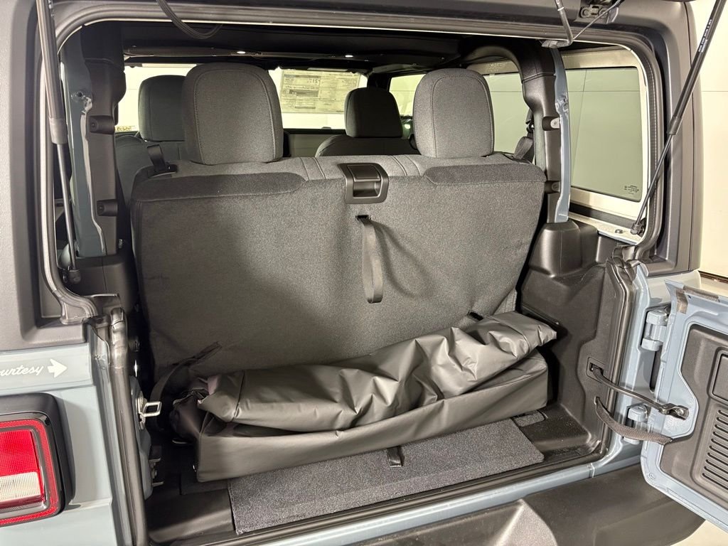 New 2026 Anvil Clearcoat Jeep Sport S image 32