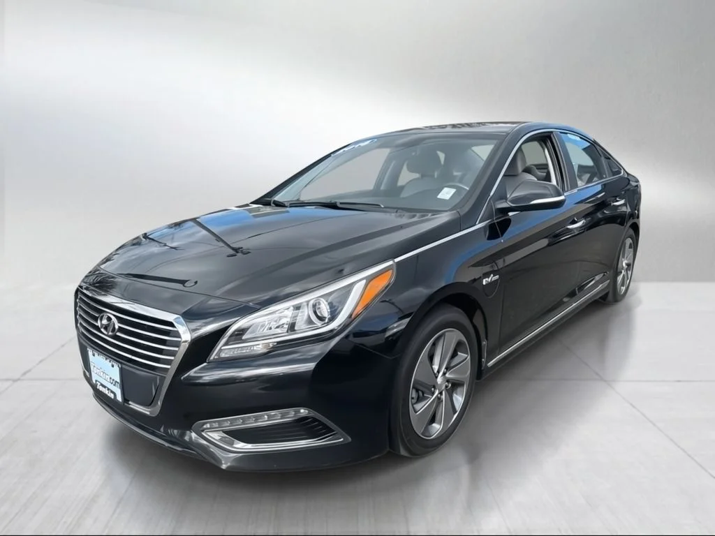 Used 2016 Black Hyundai Base image 3