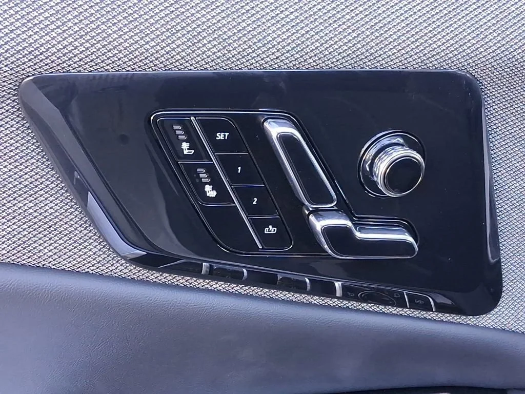 2026 Cadillac OPTIQ Sport - Photo 20