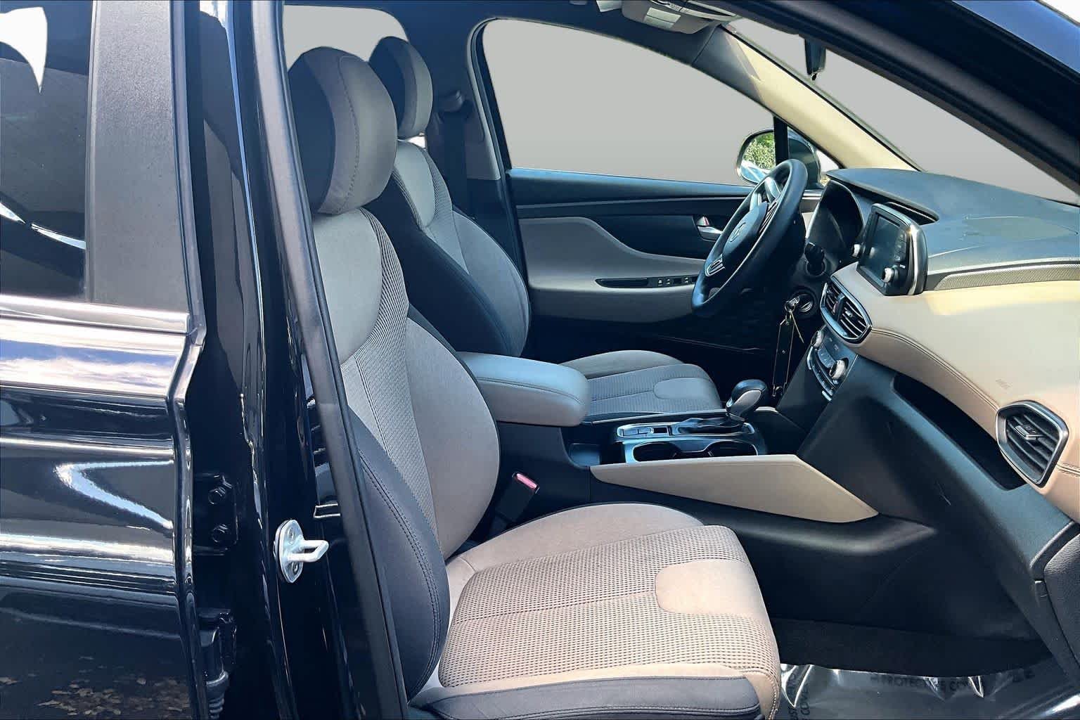 Used 2019 Twilight Black Hyundai SE image 8