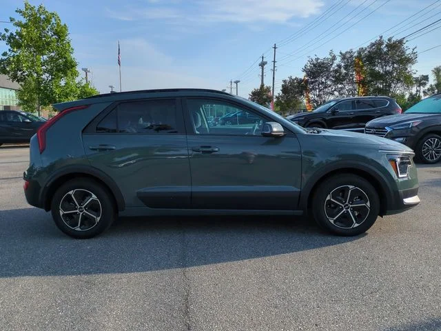 Used 2025 Green Kia EX image 4