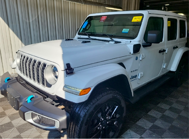 Used 2024 White Jeep Sahara 4xe image 9