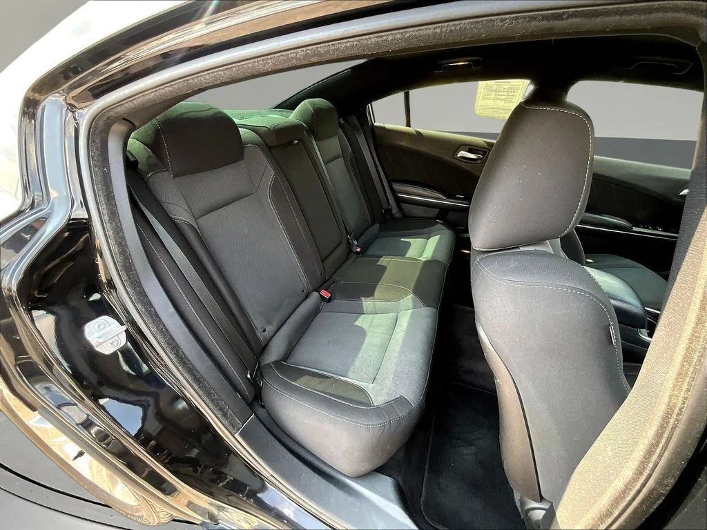 Used 2016 Black Dodge SXT image 26