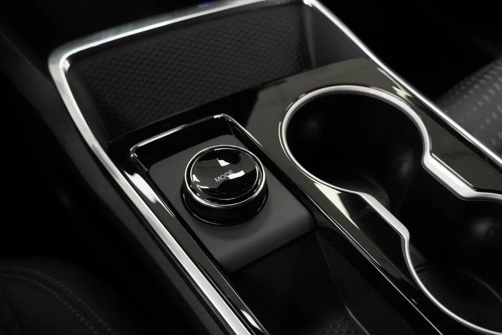 New 2027 Mosaic Black Metallic Chevrolet LT image 19