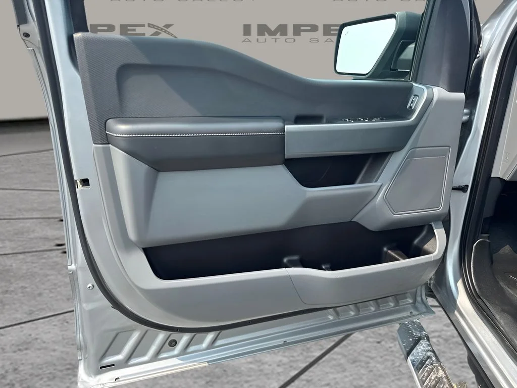Used 2023 Silver Ford XLT image 16