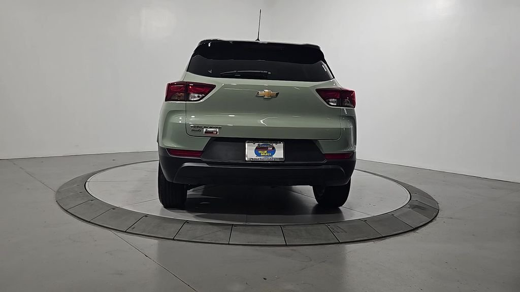 Used 2025 Green Chevrolet LS image 4