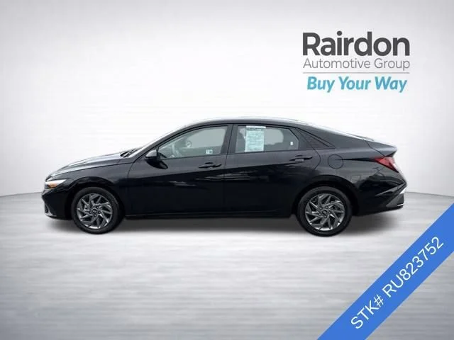 Used 2024 Abyss Black Hyundai SEL image 4