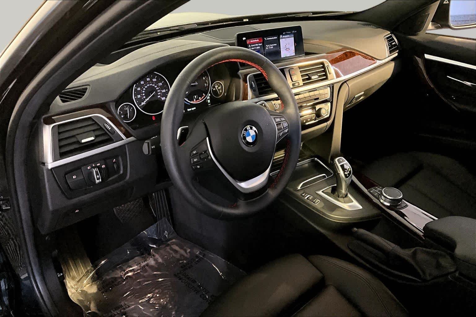Used 2018 Black Sapphire Metallic BMW 330i xDrive image 18