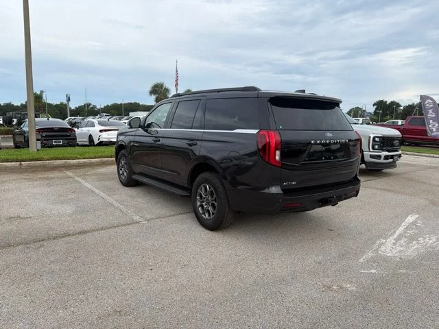 Used 2025 Gray Ford Active image 7