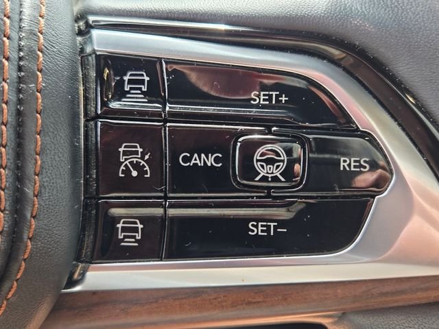 Used 2023 Silver Jeep Summit image 30