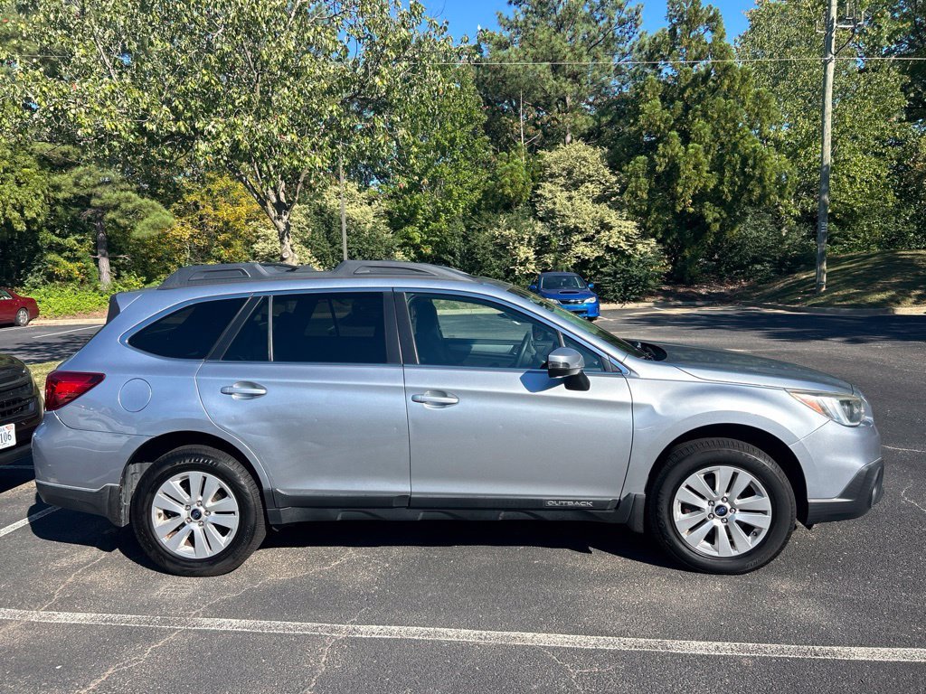 Used 2017 Silver Subaru 2.5i Premium image 2