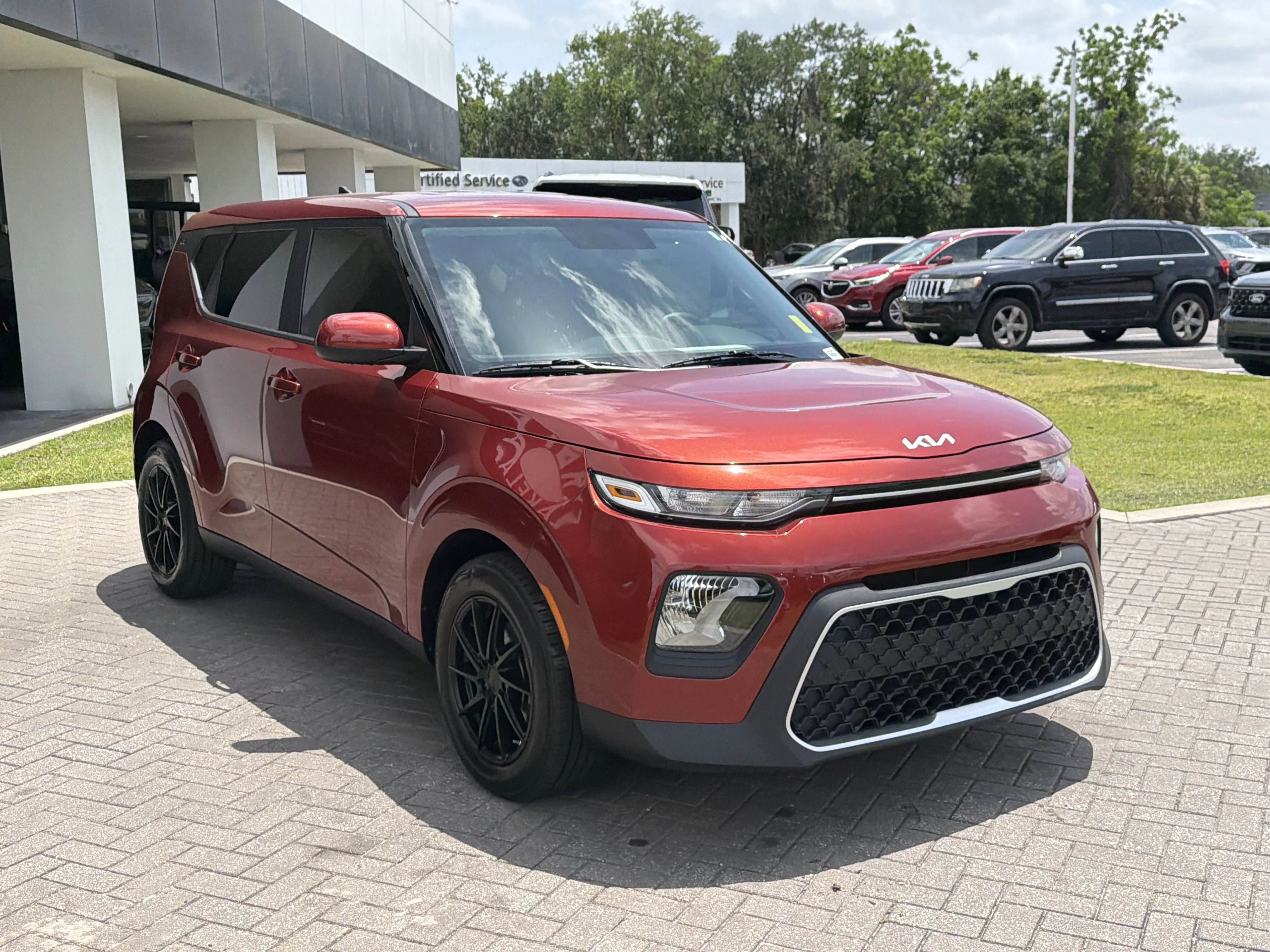 Used 2022 Mars Orange Kia LX image 7