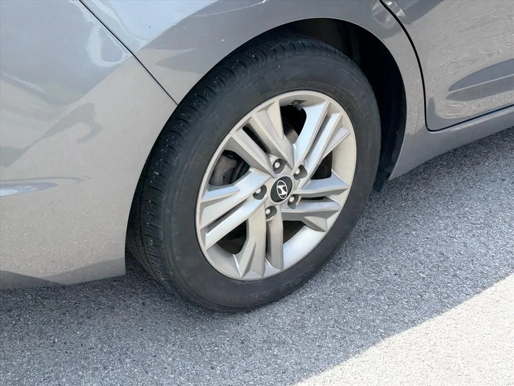 Used 2019 Gray Hyundai SEL image 16