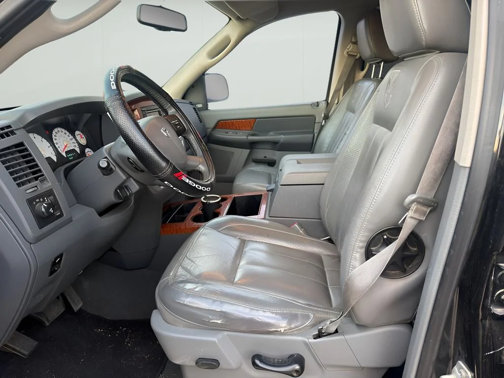 Used 2007 Black Dodge SLT PACKAGE image 8