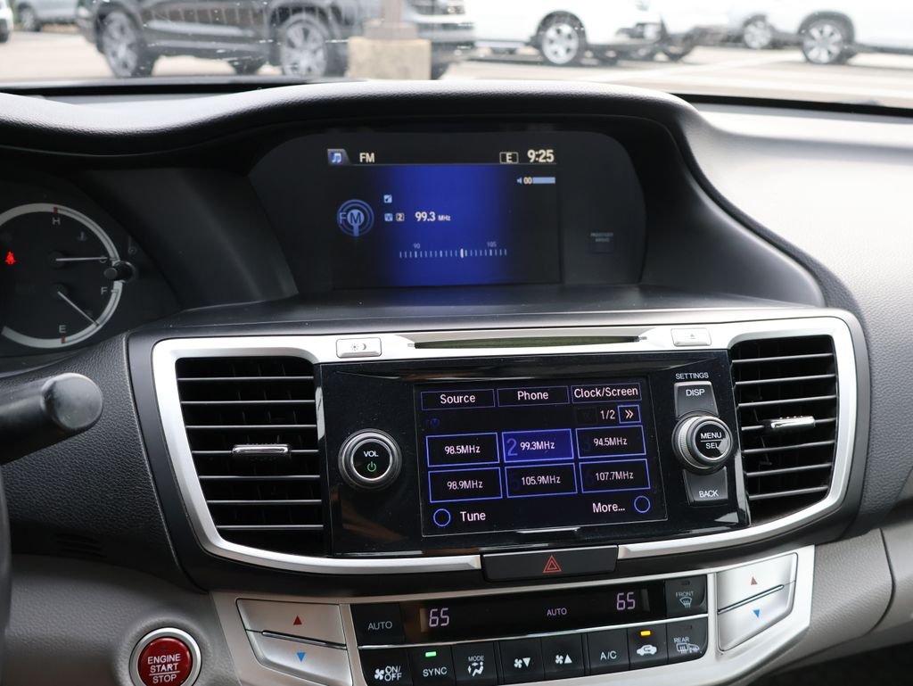 Used 2013  Honda EX-L image 19