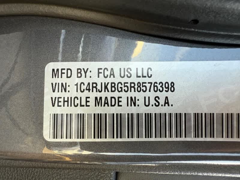 Used 2024 Baltic Gray Metallic Clearcoat Jeep Limited image 30