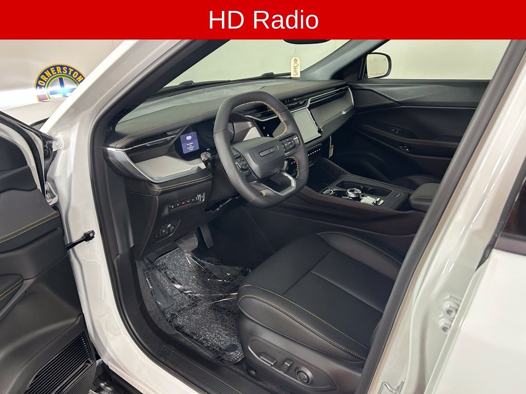 New 2026 Bright White Clear-Coat Exterior Paint Jeep Laredo image 8